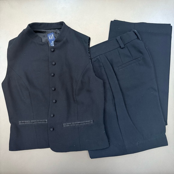 GAP Black Vest and Pant Suit Set - Size XS - Picture 1 of 3
